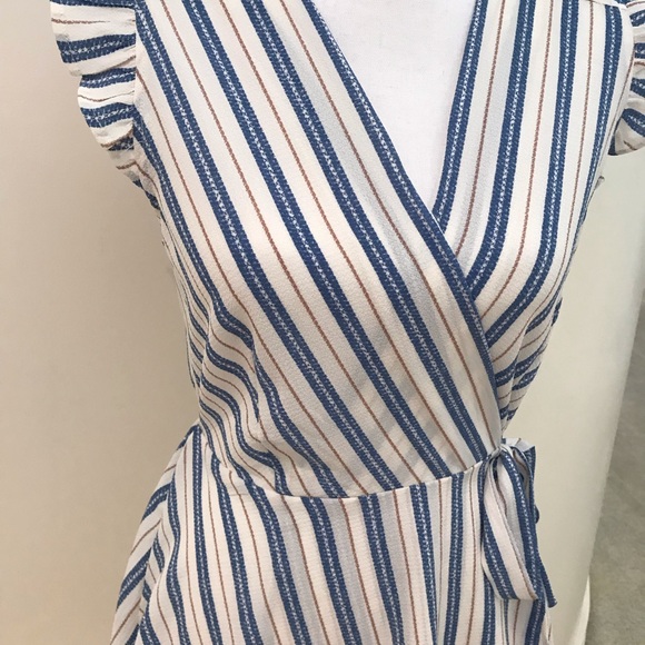 Nwot Monteau Los Angeles striped peplum wrap top - Picture 2 of 12